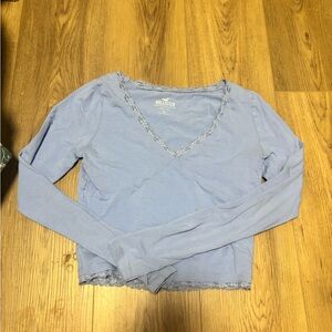 Hollister Women's Light Blue V-Neck Long Sleeve Top Small